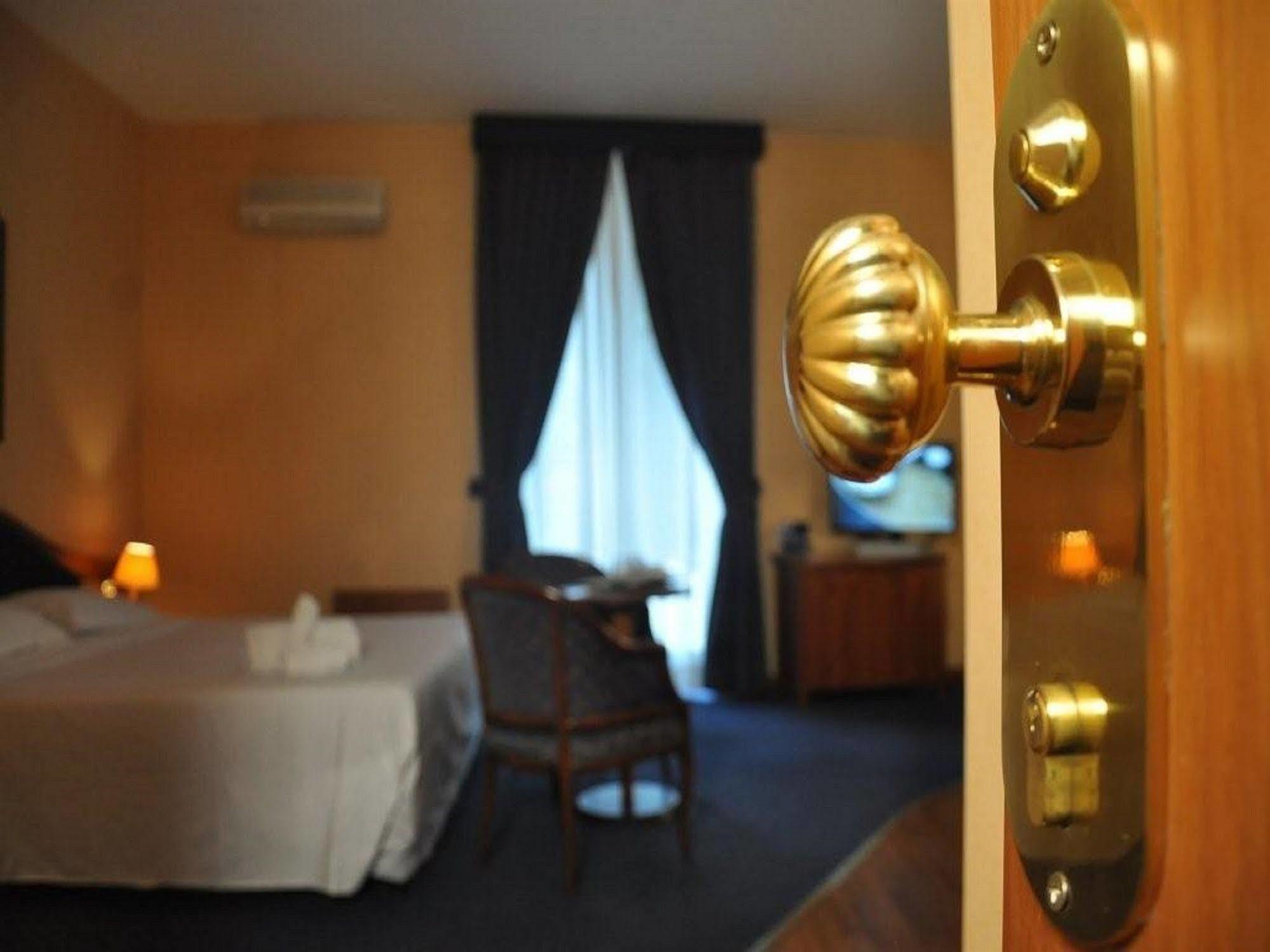 Massimo Plaza Hotel Palermo Exterior foto
